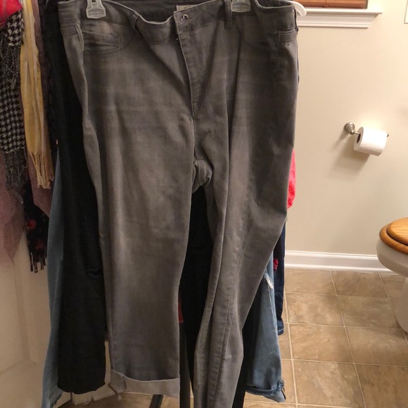 Women’s plus size (18) by refuge gray denim skinny - Picture 2 of 5